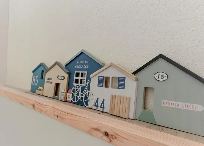 Maison 3 Ch. Centre-ville, Proche Et Marche, 8 Pers, 3*, Wi-fi - Fr-1-197-523 莱萨布勒-多洛讷